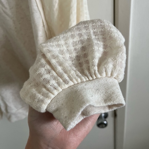 Cream Balloon Sheer Sleeved Sweater - Picture 6 of 7